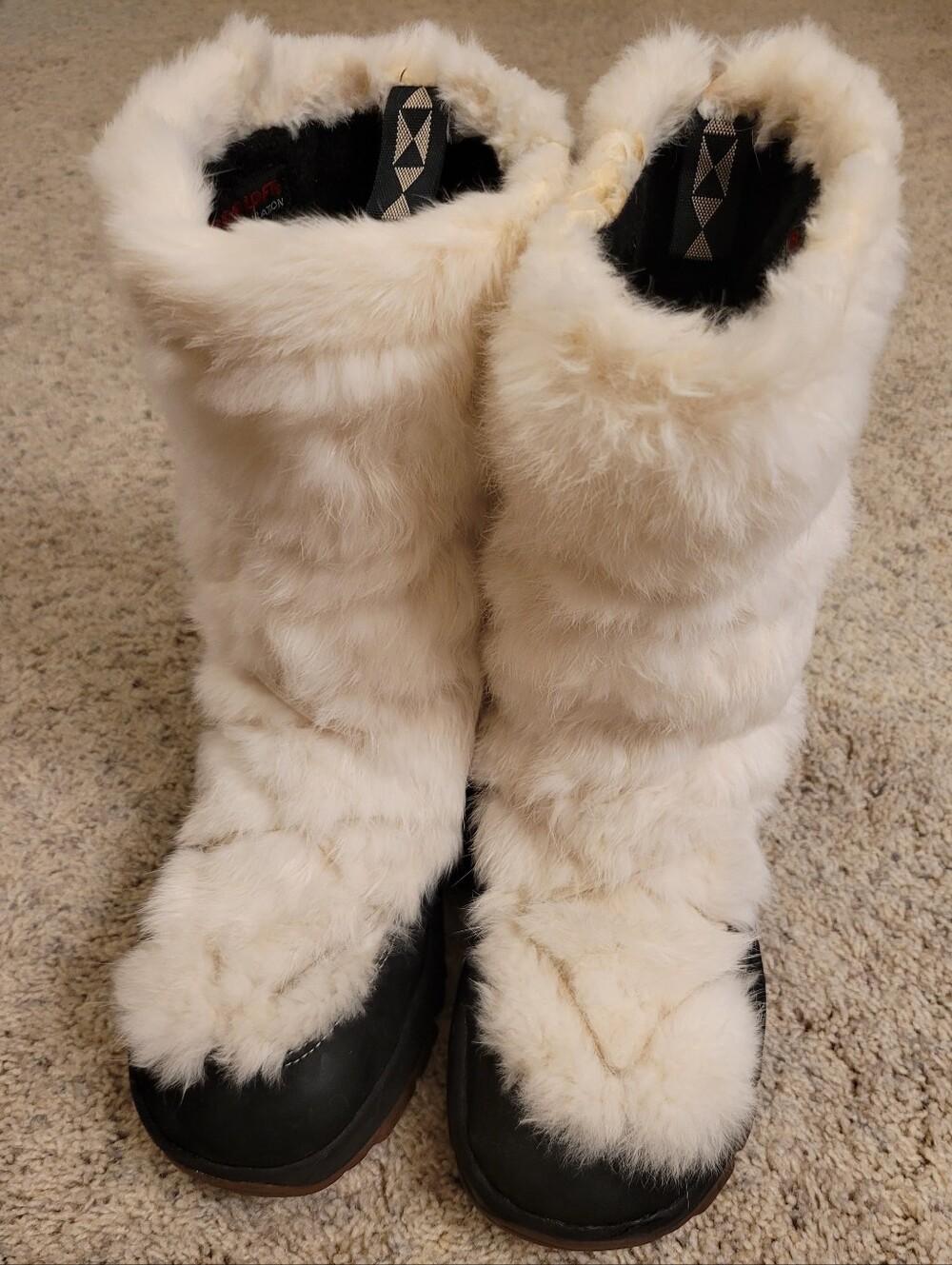Ulu Black Suede & Real Fur In A Cream Color waterproof Winter Boots 8 1/2
